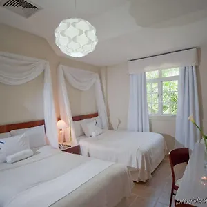 מלון Hodelpa Caribe Colonial ****